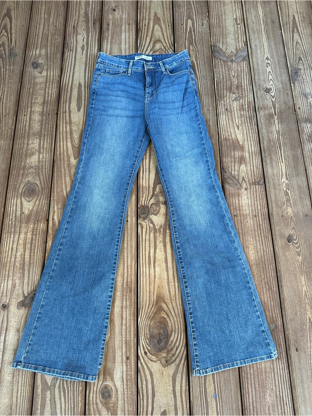 Signature Gold Levi Strauss Totally Shaping High Rise Flare Jeans W26 L34